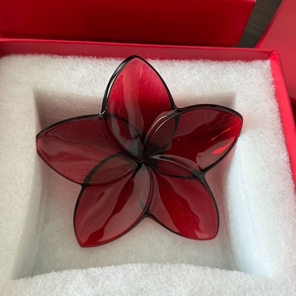 Baccarat Bloom Collection, Red Flower - Picture 2 of 5